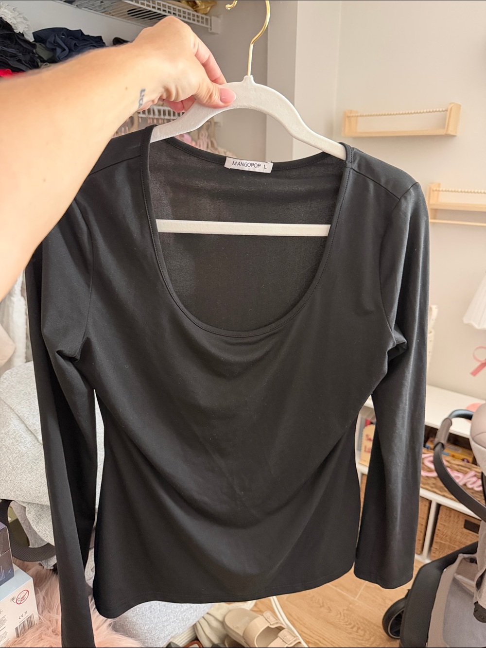 Black Scoop-Neck Long Sleeve Top